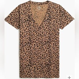J. Crew factory Printed vintage cotton V-neck tee in camel black size‎ XS